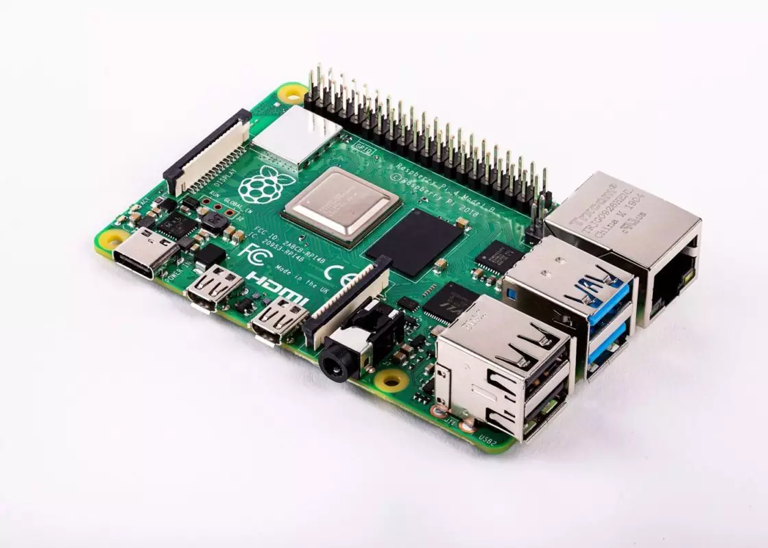 Raspberry Pi 4 Model B 2GB + Case